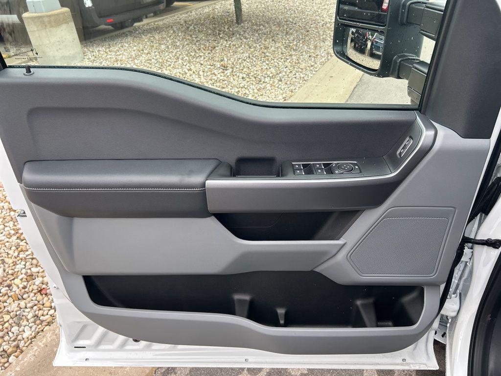 new 2025 Ford F-250 car, priced at $71,460