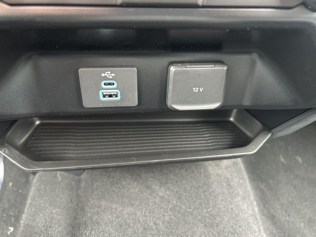 new 2025 Ford F-250 car, priced at $71,460