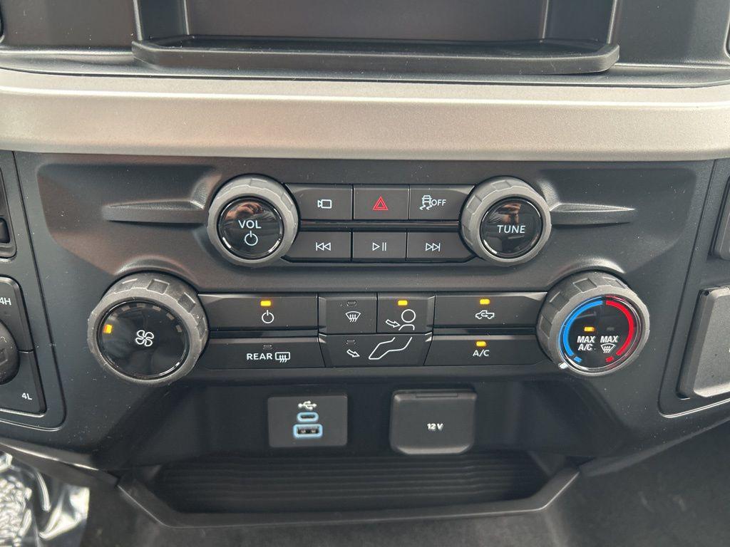 new 2025 Ford F-250 car, priced at $71,460