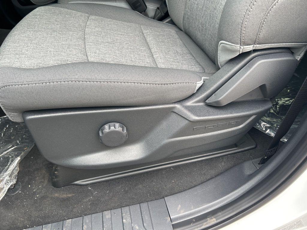 new 2025 Ford F-250 car, priced at $71,460