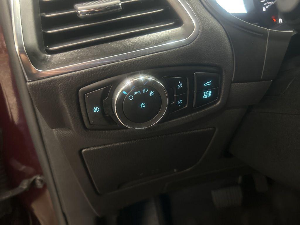 used 2024 Ford Edge car, priced at $30,915
