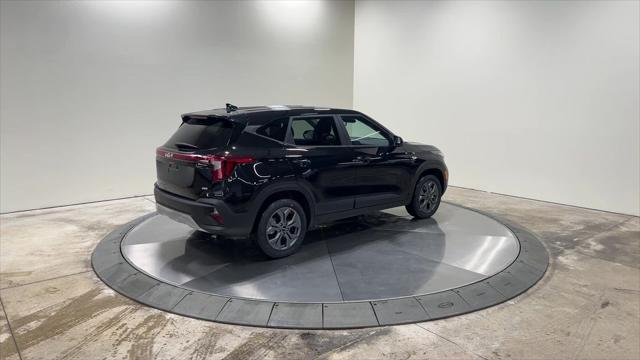 new 2025 Kia Seltos car, priced at $25,918