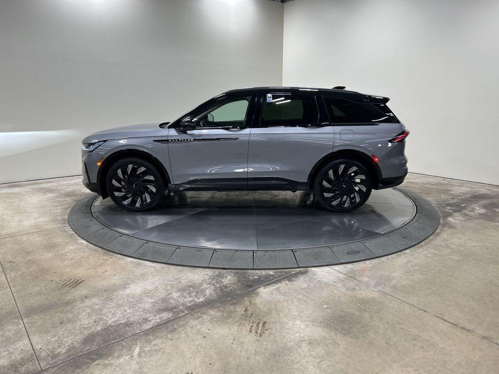 used 2025 Lincoln Nautilus car, priced at $59,812