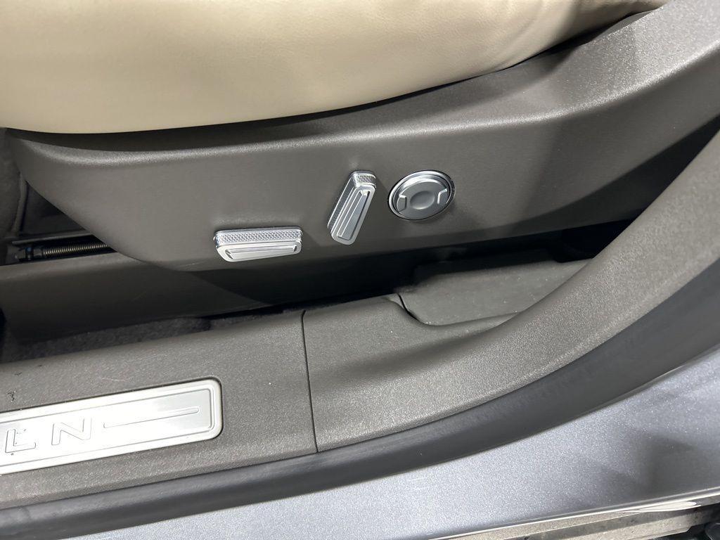 used 2025 Lincoln Nautilus car, priced at $59,812