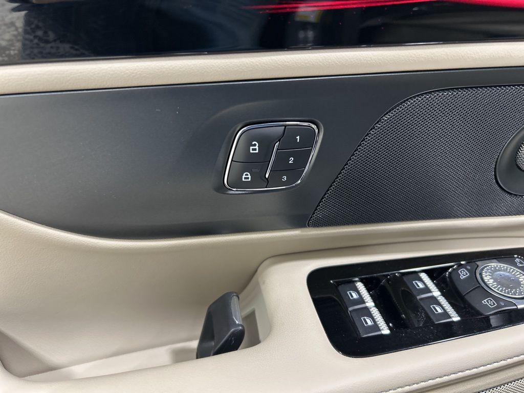 used 2025 Lincoln Nautilus car, priced at $59,812