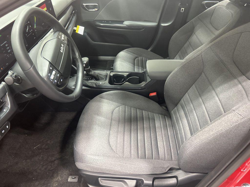 new 2025 Kia K4 car, priced at $24,333