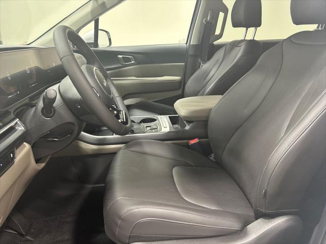 new 2025 Kia Carnival car, priced at $39,355