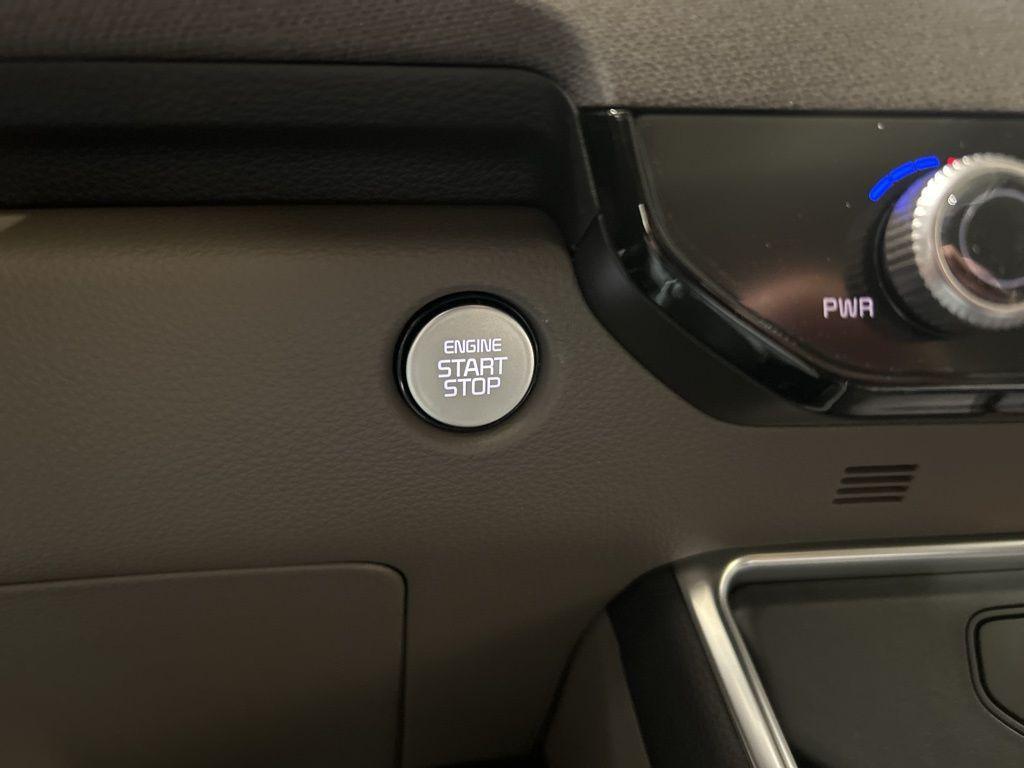 new 2026 Kia Carnival Hybrid car, priced at $47,871