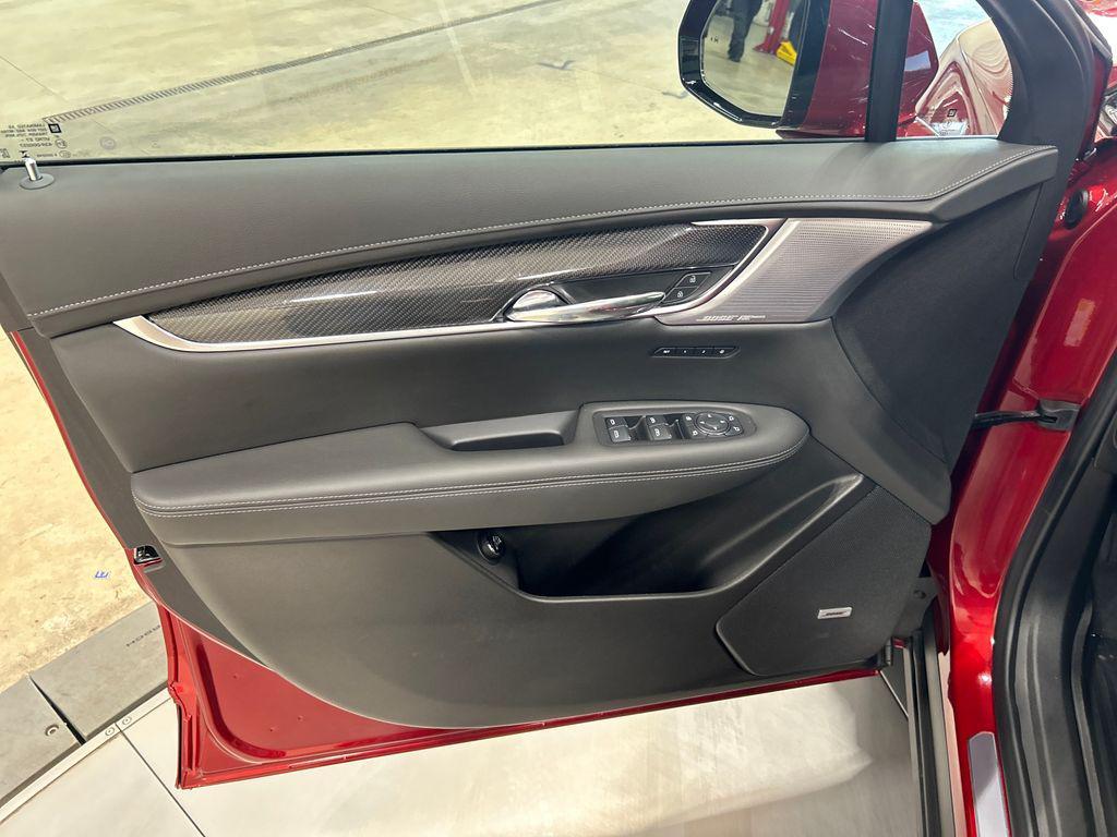 used 2024 Cadillac XT6 car, priced at $52,265