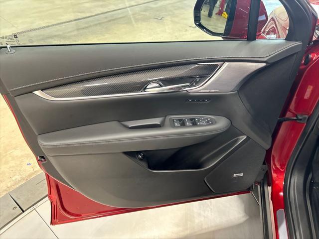 used 2024 Cadillac XT6 car, priced at $53,801