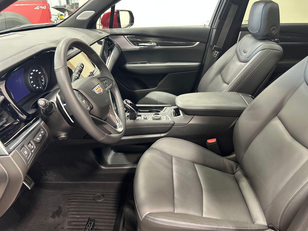 used 2024 Cadillac XT6 car, priced at $52,265