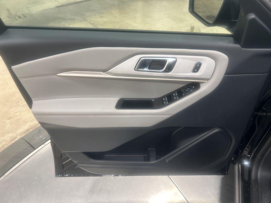 new 2025 Ford Explorer car, priced at $49,160