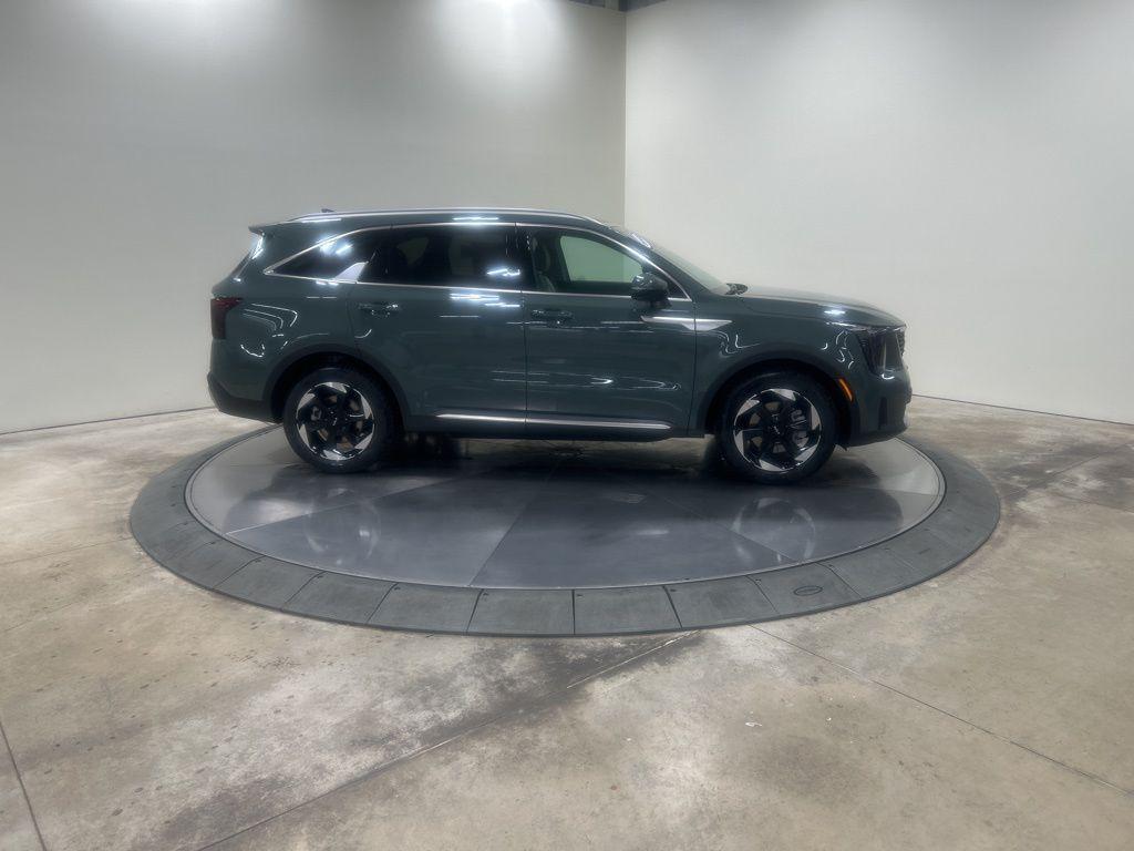 new 2025 Kia Sorento Hybrid car, priced at $39,640
