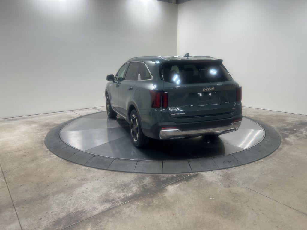 new 2025 Kia Sorento Hybrid car, priced at $39,640