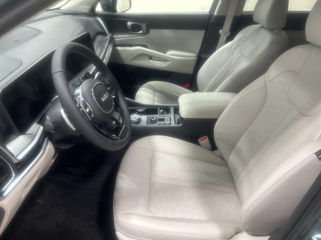 new 2025 Kia Sorento Hybrid car, priced at $39,640