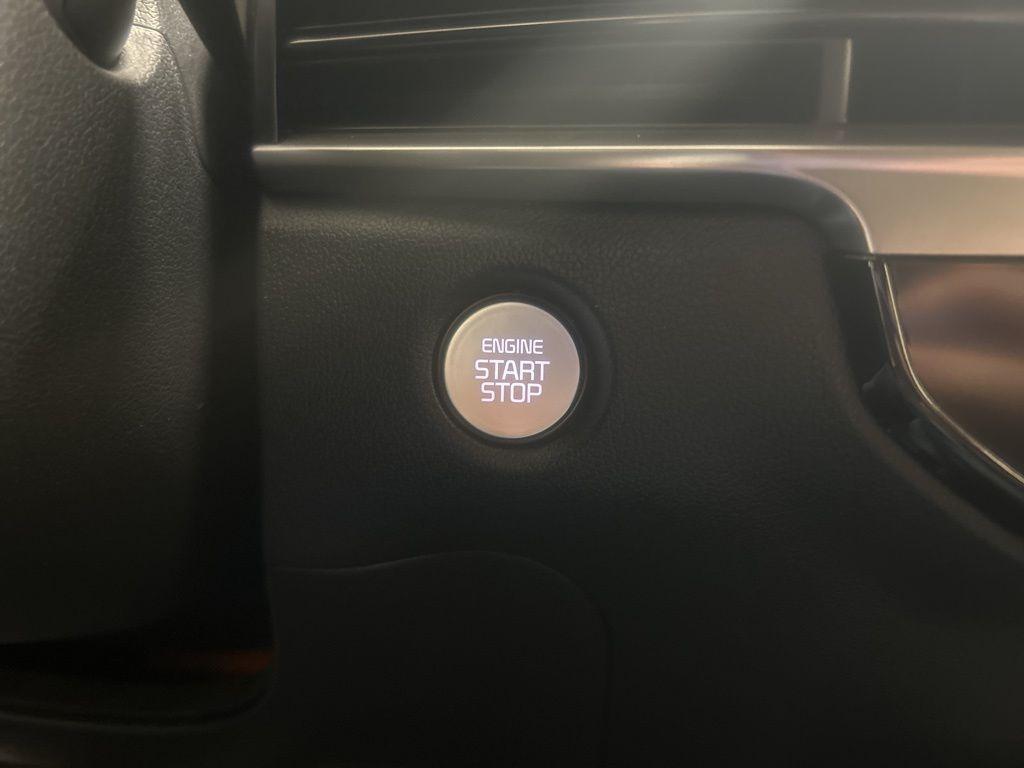 new 2025 Kia Sorento car, priced at $37,748