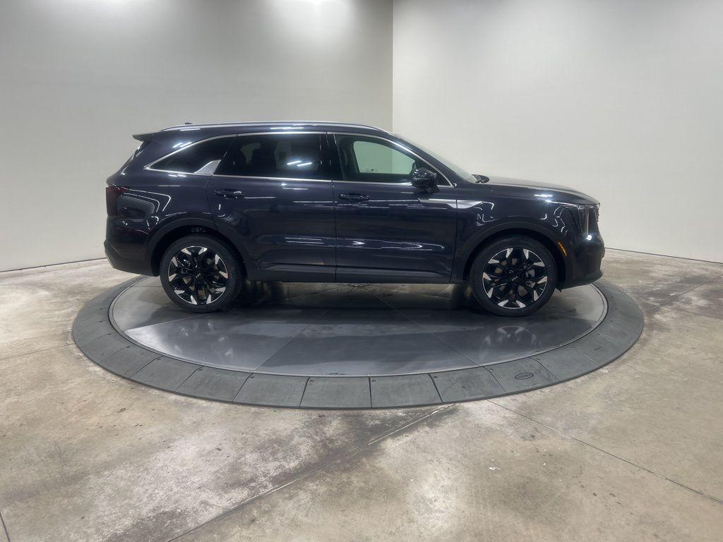 new 2025 Kia Sorento car, priced at $37,748