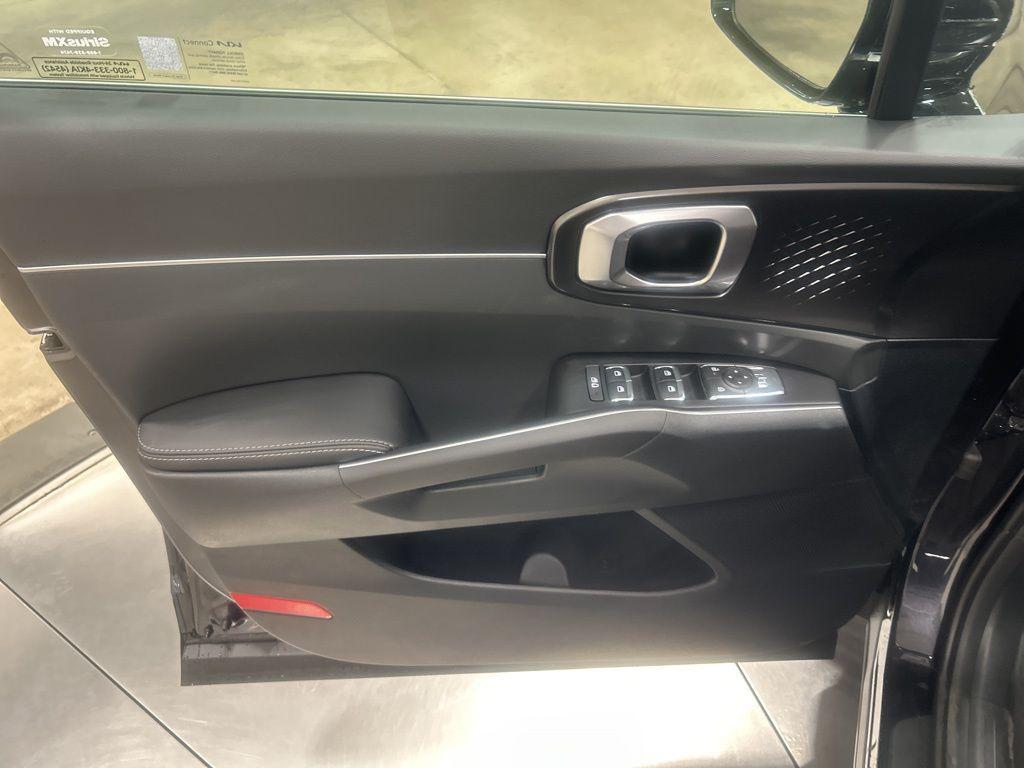 new 2025 Kia Sorento car, priced at $37,748