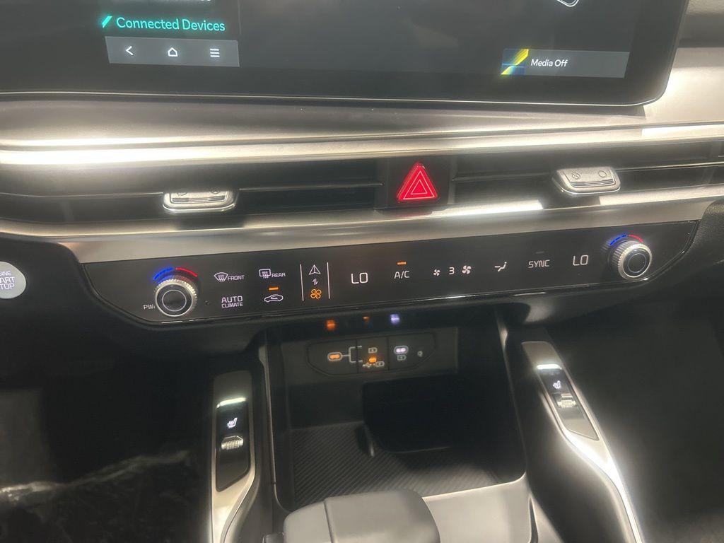 new 2025 Kia Sorento car, priced at $37,748