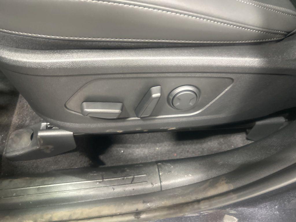 new 2025 Kia Sorento car, priced at $37,748