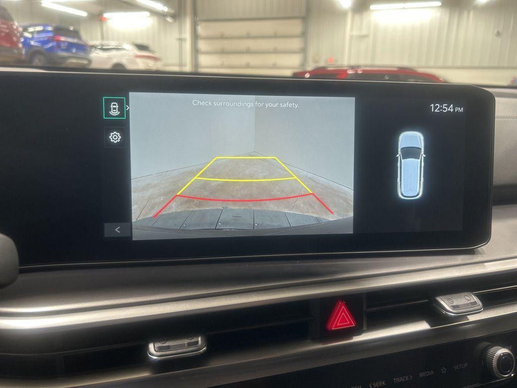 new 2025 Kia Sorento car, priced at $37,748