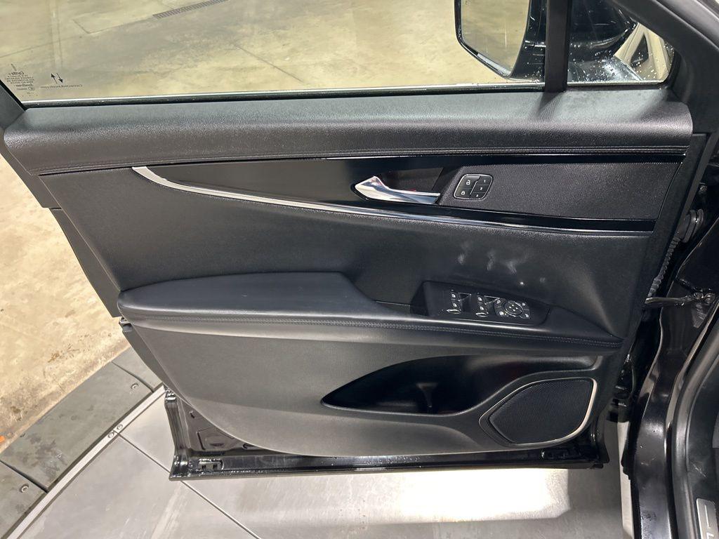 used 2022 Lincoln Nautilus car, priced at $38,922