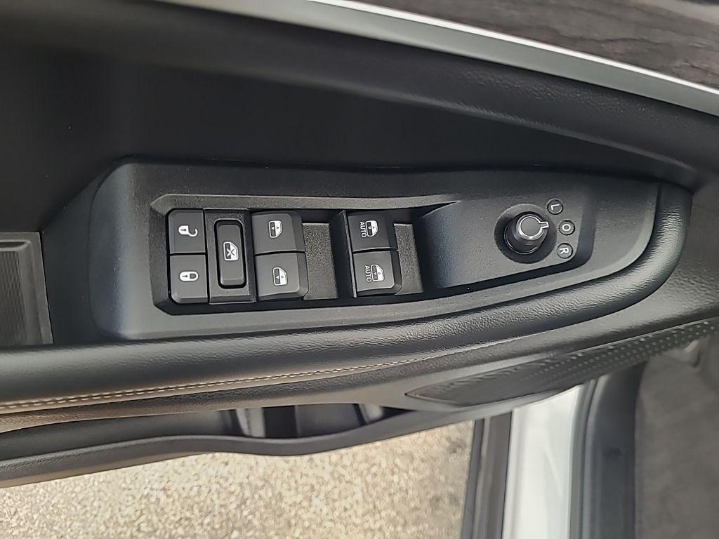 used 2024 Jeep Grand Cherokee L car, priced at $34,617