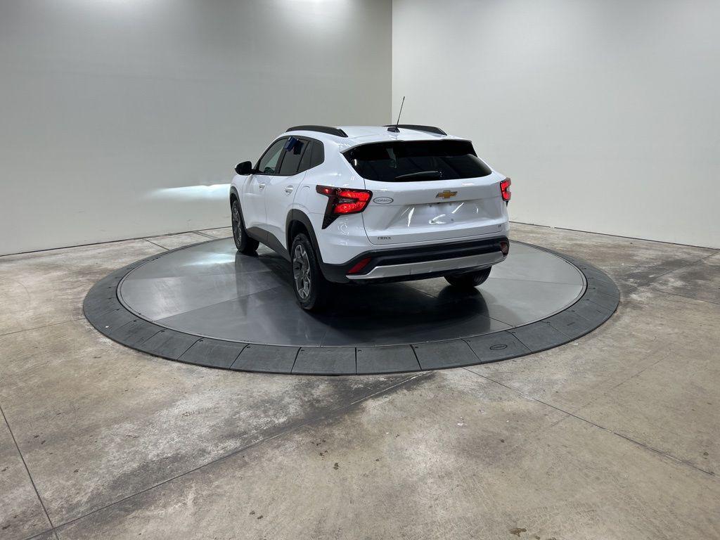 used 2024 Chevrolet Trax car, priced at $20,989