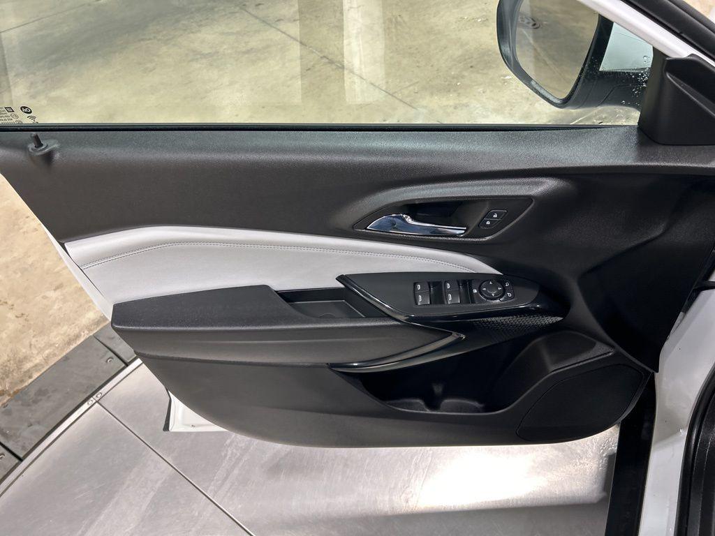 used 2024 Chevrolet Trax car, priced at $20,989