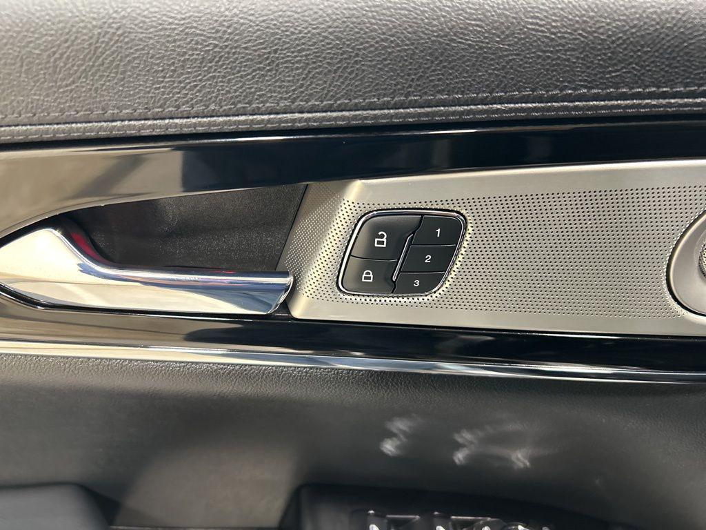 used 2022 Lincoln Nautilus car, priced at $38,333