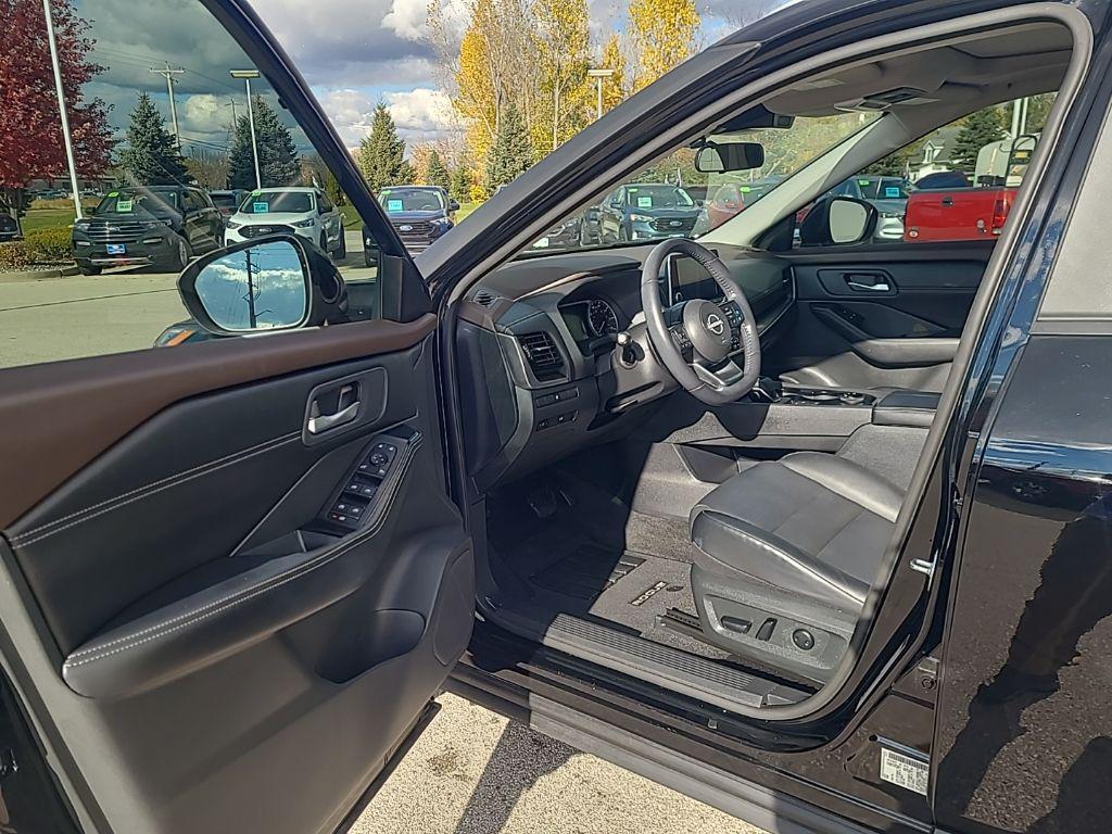 used 2023 Nissan Rogue car, priced at $24,997