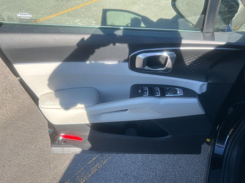 new 2025 Kia Sorento Hybrid car, priced at $39,602