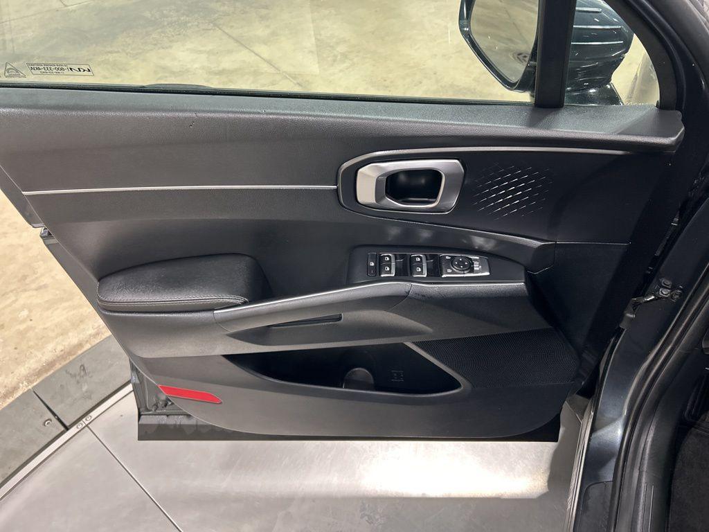 used 2022 Kia Sorento car, priced at $24,859