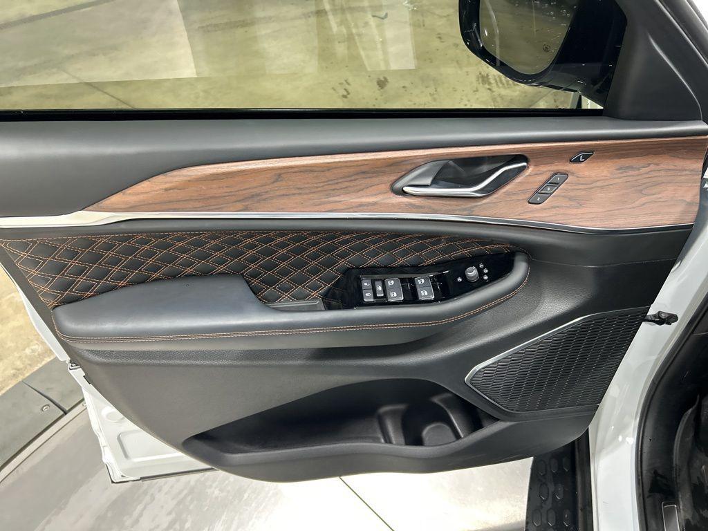 used 2025 Jeep Grand Cherokee L car, priced at $53,955