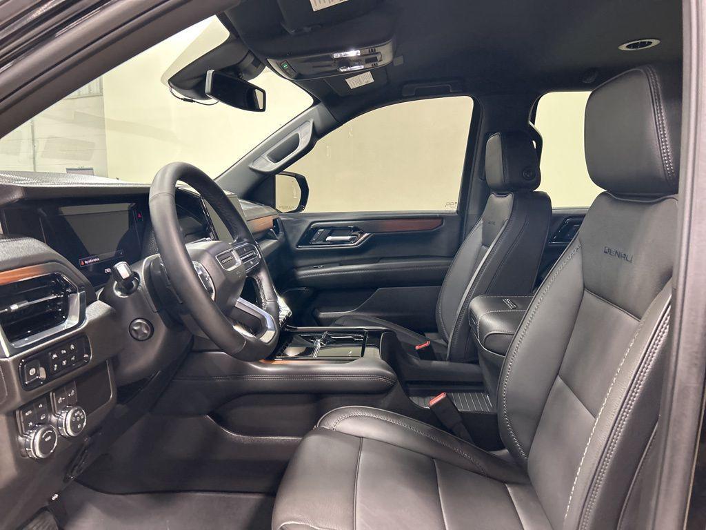 used 2025 GMC Yukon XL car, priced at $84,639