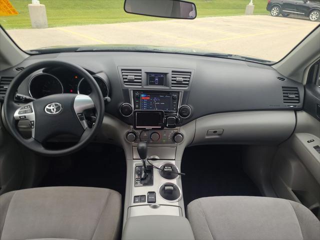 used 2013 Toyota Highlander car, priced at $15,792