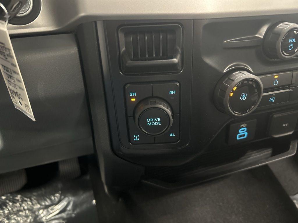 new 2025 Ford F-350 car, priced at $69,612