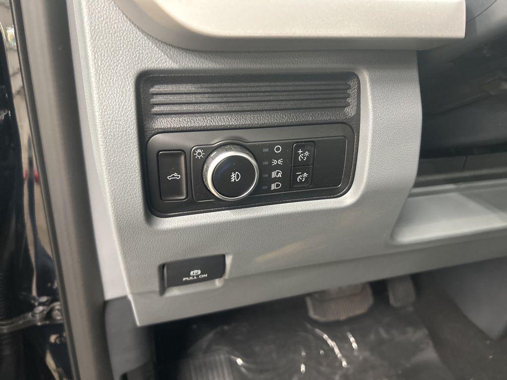 new 2025 Ford F-350 car, priced at $69,612