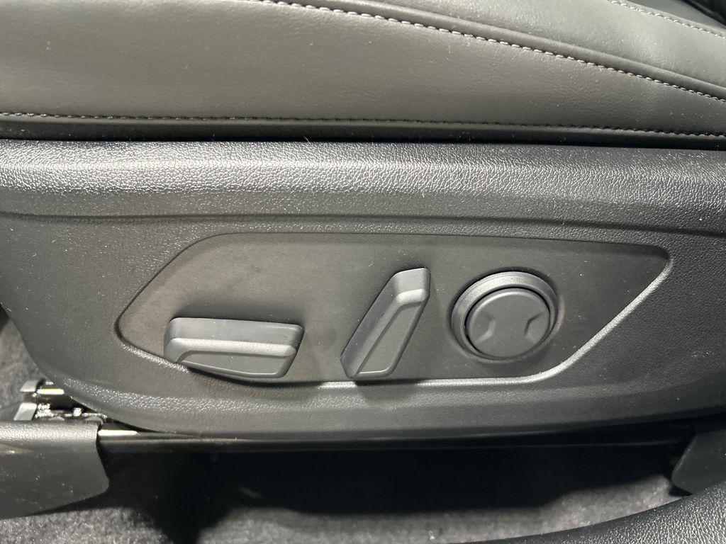 new 2025 Kia Sorento car, priced at $36,374