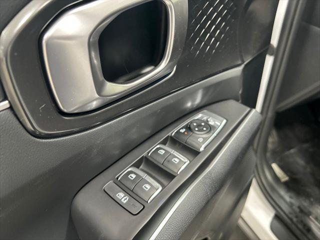 new 2025 Kia Sorento car, priced at $37,395