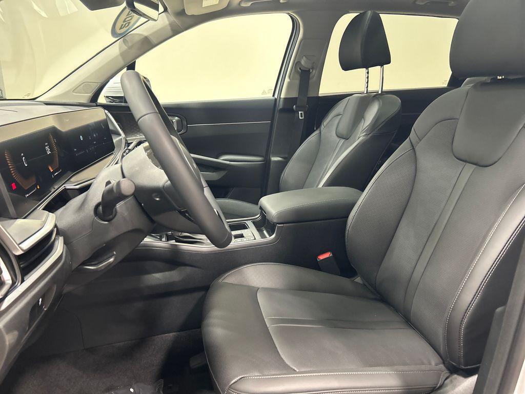 new 2025 Kia Sorento car, priced at $36,374
