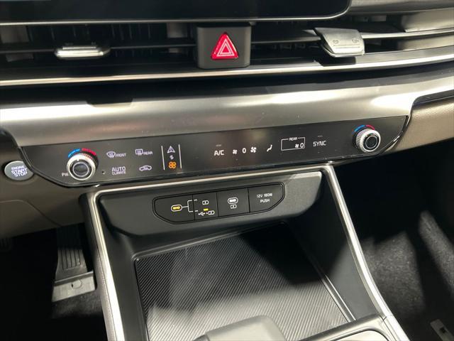 new 2025 Kia Carnival car, priced at $39,715