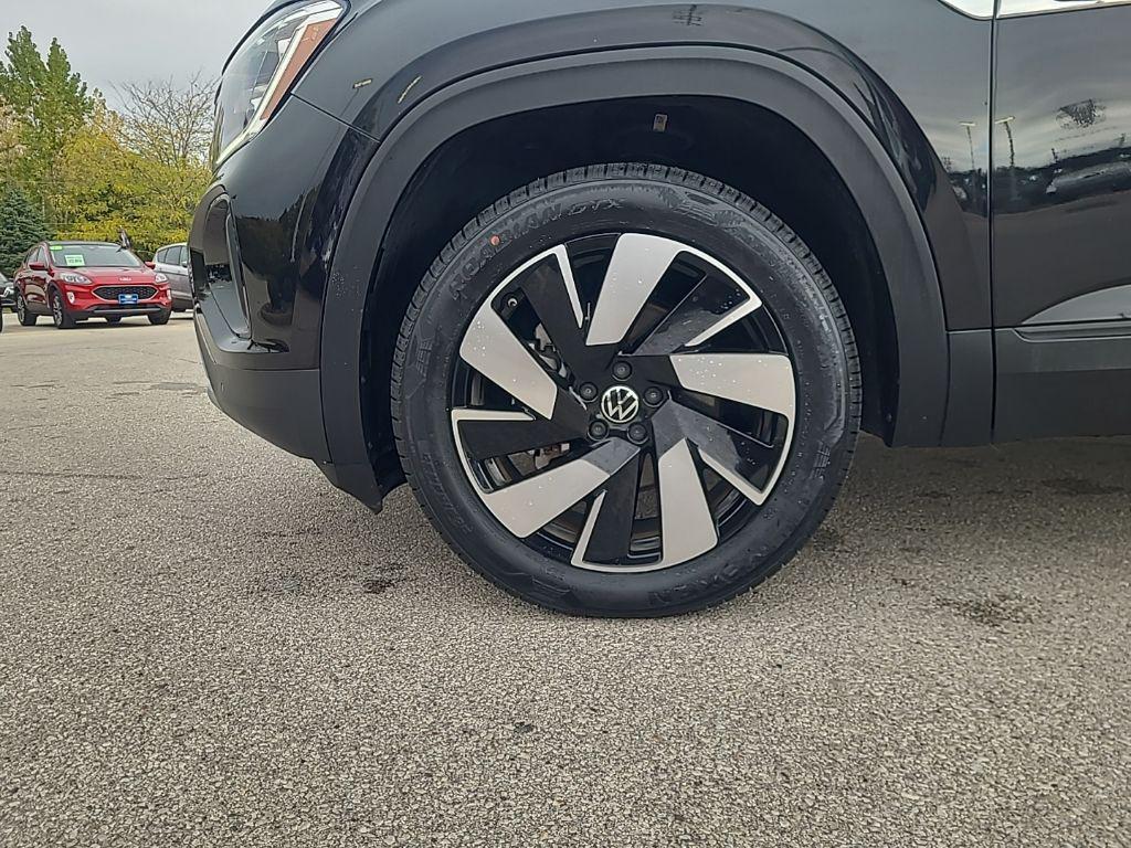 used 2024 Volkswagen Atlas Cross Sport car, priced at $33,427