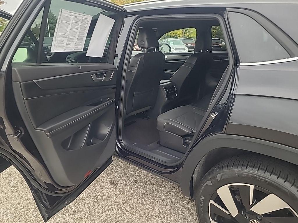 used 2024 Volkswagen Atlas Cross Sport car, priced at $33,427