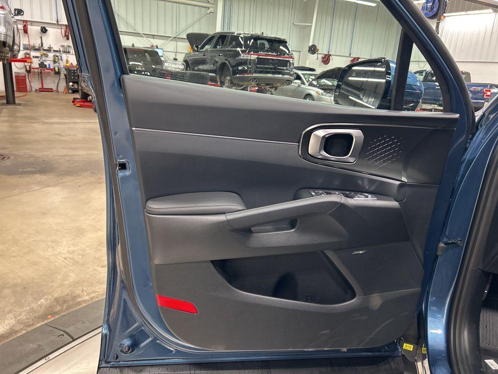 new 2026 Kia Sorento Hybrid car, priced at $42,988