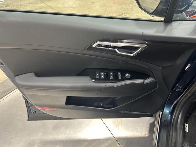 new 2025 Kia Sportage Hybrid car, priced at $32,001