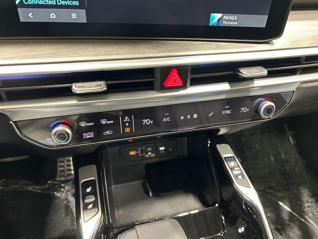 new 2025 Kia Sorento car, priced at $43,682