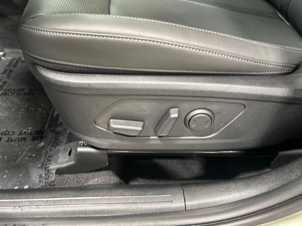 new 2025 Kia Sorento car, priced at $43,682