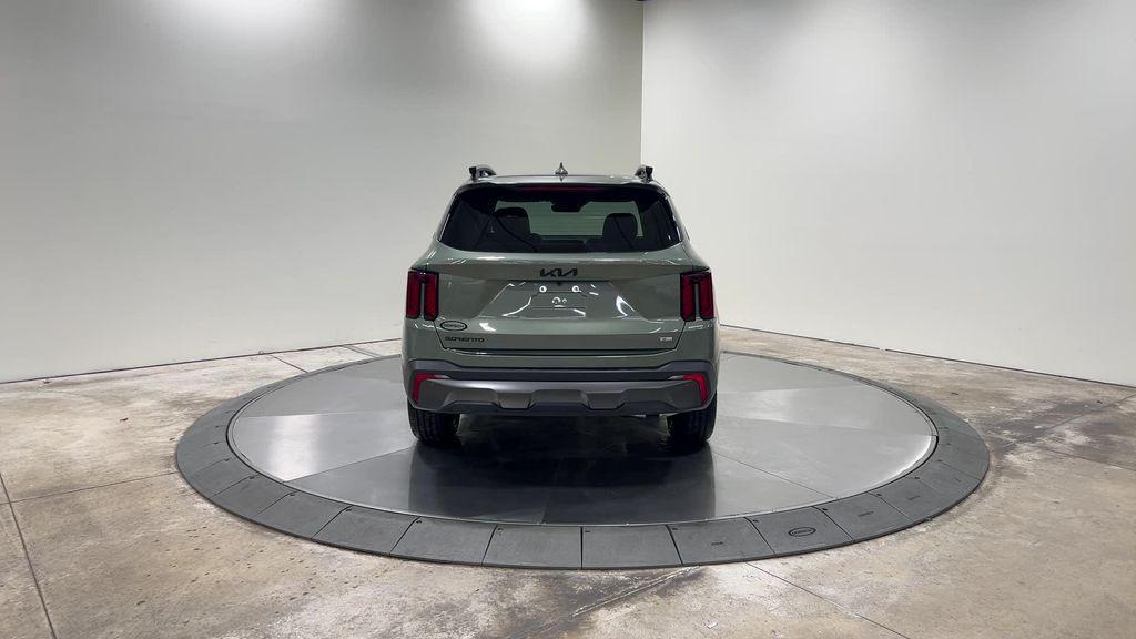 new 2025 Kia Sorento car, priced at $43,682