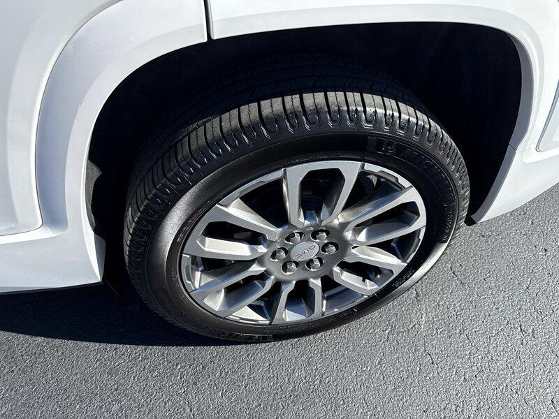 used 2022 GMC Acadia car, priced at $24,900